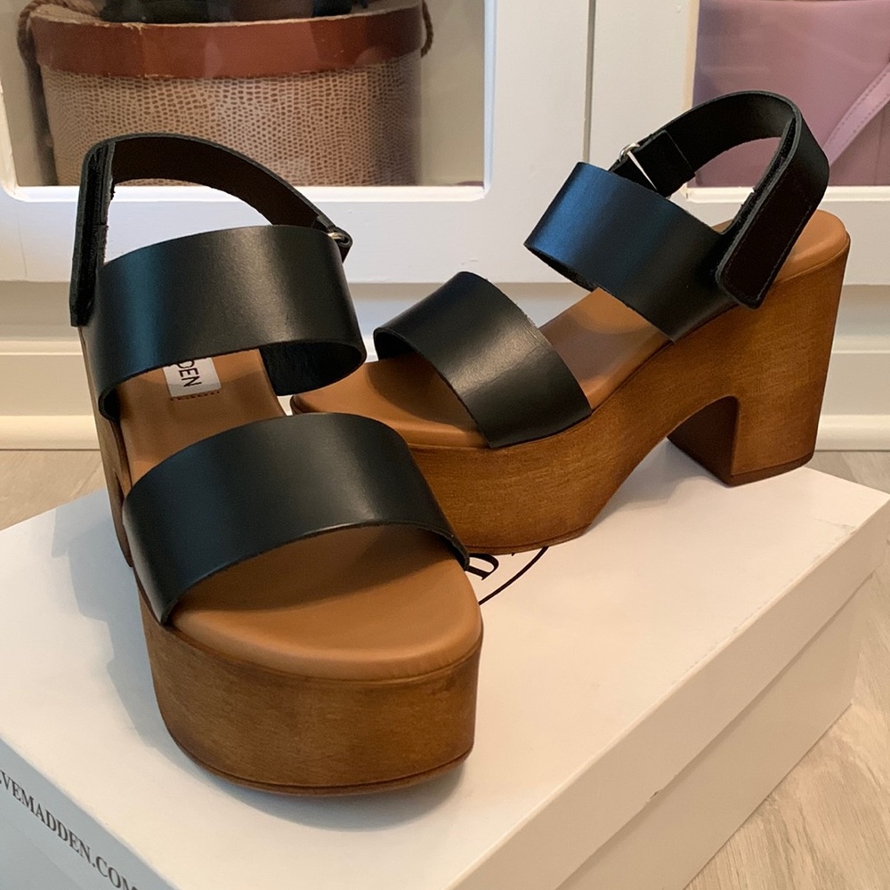 NWT Steve Madden Marena platform sandals size 5